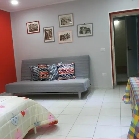 Apartment Magic Red *