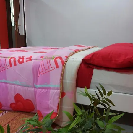 Magic Red Apartment *