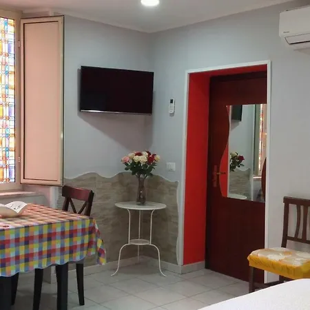 Apartment Magic Red *